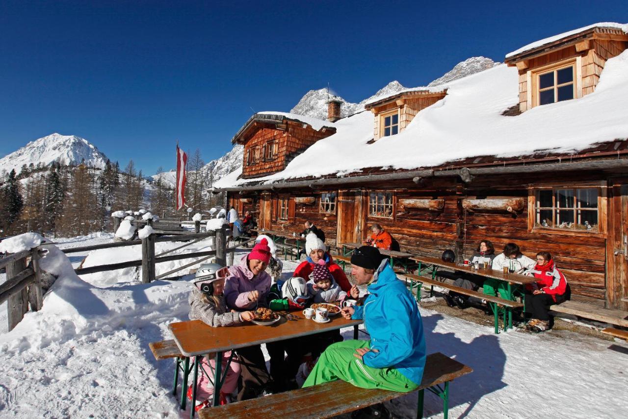 Golf & Skipension Krug Haus im Ennstal Buitenkant foto